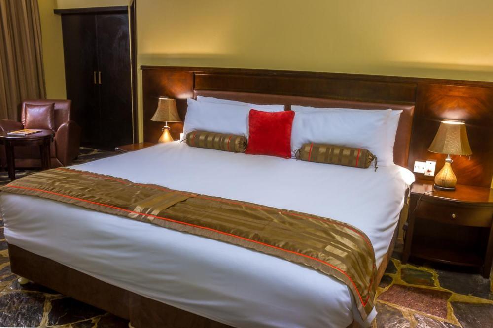 Big Valley Game Lodge Lobatse Екстер'єр фото